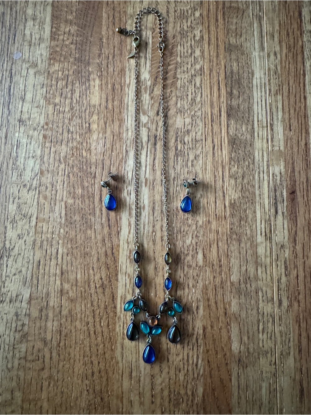 Vintage SAQ for Avon Blue & Teal Cabochon Necklace & Earrings Set